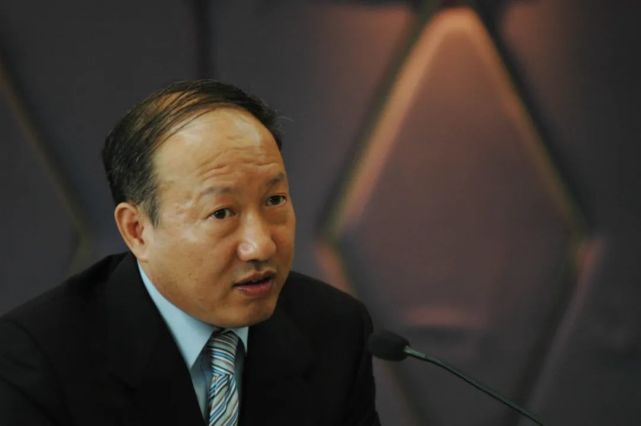 一代枭雄落幕陈峰涉嫌违法03.jpg