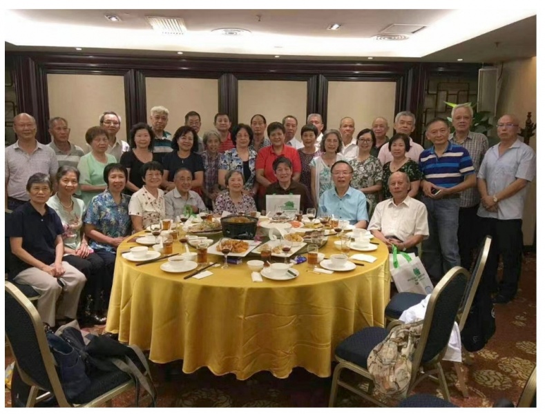 文件:华附老三届同学和老师的一次聚会（2017年9月17日）-1.jpg